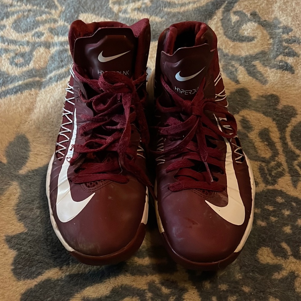 Nike HYPERDUNK maroon and white shoes Sz 8